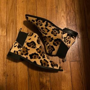 ASOS DESIGN Atom Leather Chelsea Boots in Leopard